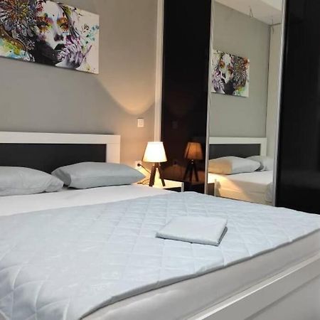 Centar One Apartmant Skopje Esterno foto