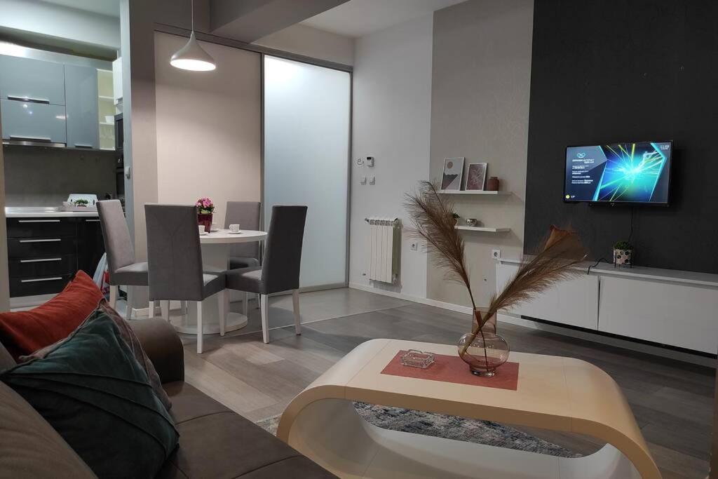 Centar One Apartmant Skopje Esterno foto