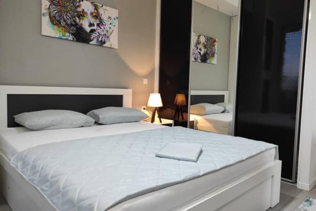 Centar One Apartmant Skopje Esterno foto